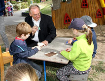 MP im Kindergarten Papierflieger